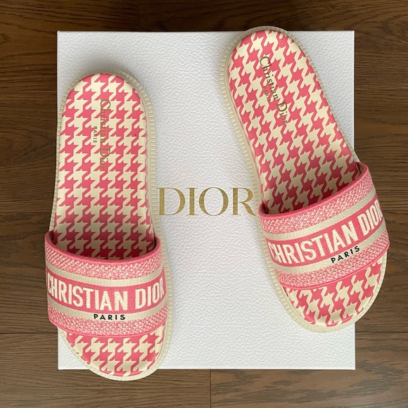New in box Dior logo sandals - Picture 15 of 15